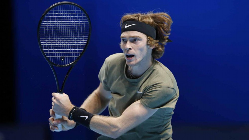 他依旧能完 他依旧能完