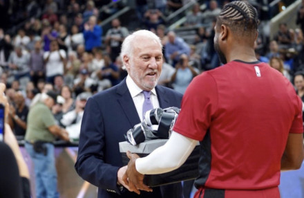 他敏锐的动 他敏锐的动