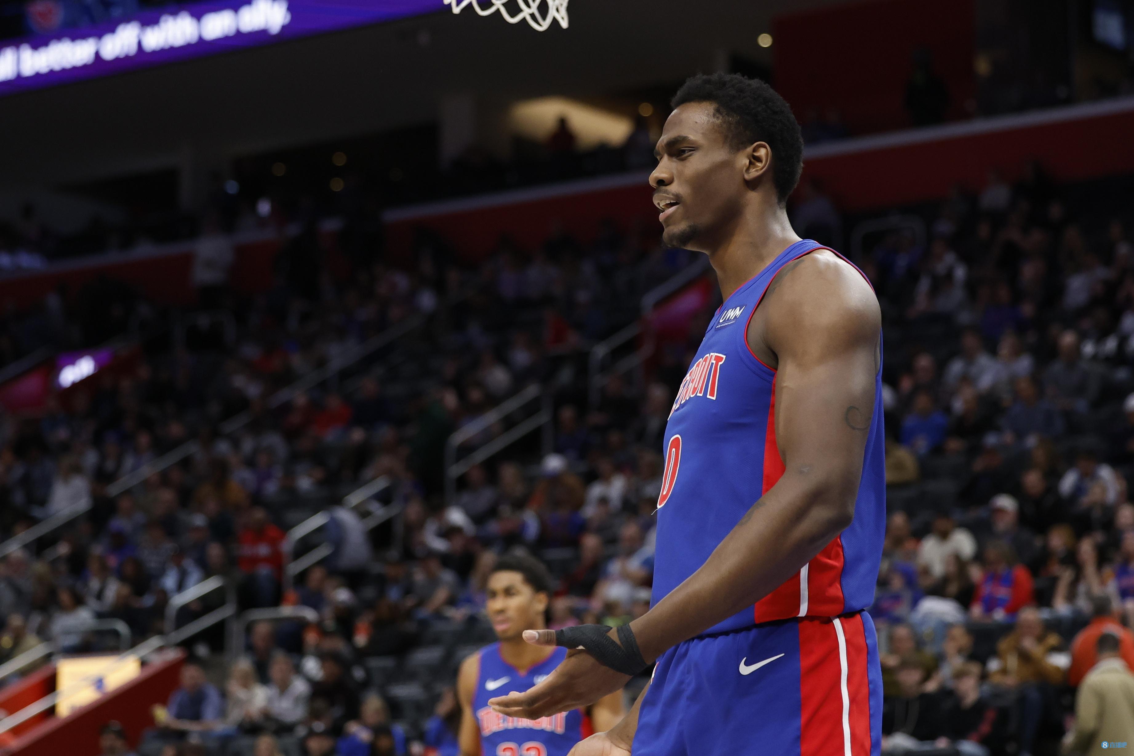 尔在内线的 尔在内线的