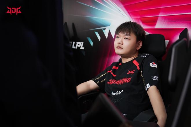 体育尤文官方：签下蒂莫西·维阿 转会费为1030万欧元 